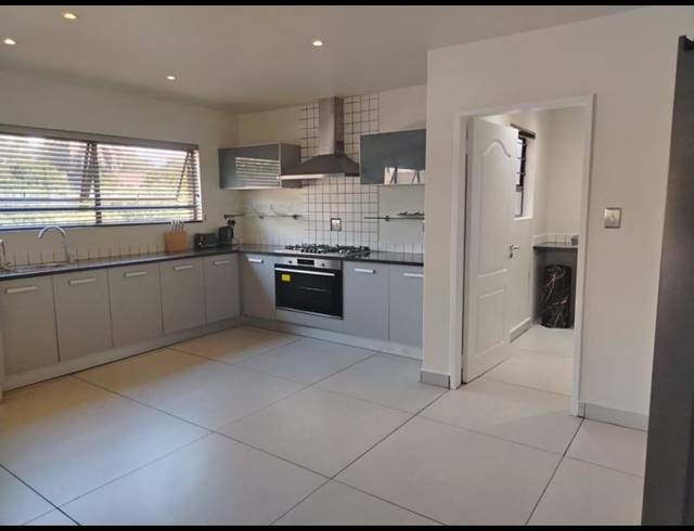 4 BEDROOM PROPERTY TO RENT IN SANDOWN